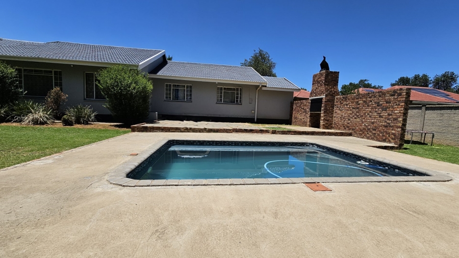 3 Bedroom Property for Sale in Vaalpark Free State